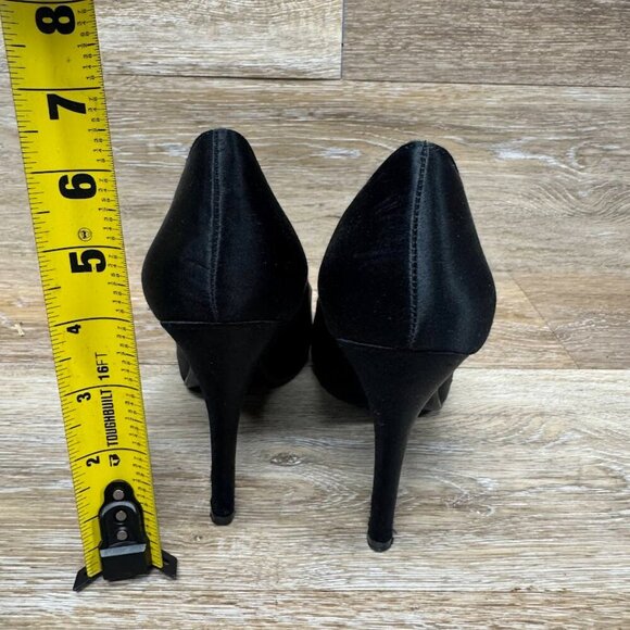 Nine West Lilyao Black Textile Floral Satin Peep Toe Heels Women's Size 7.5 - Picture 3 of 7